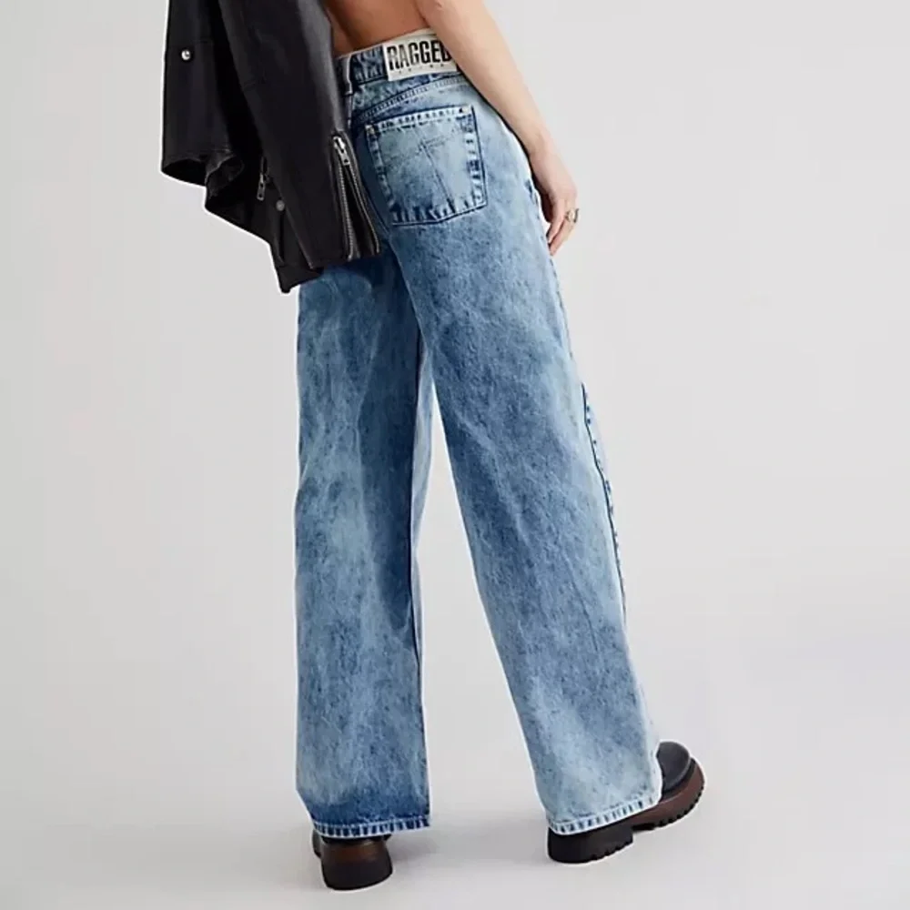 Free People / The Ragged Priest Low-Rise Baggy Jeans Size 28 NWOT